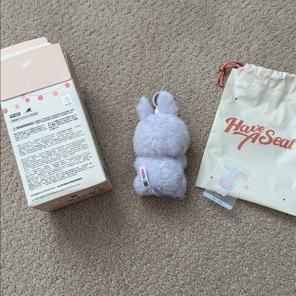 Have A Seat ZIZI Labubu brand new - Picture 2 of 2